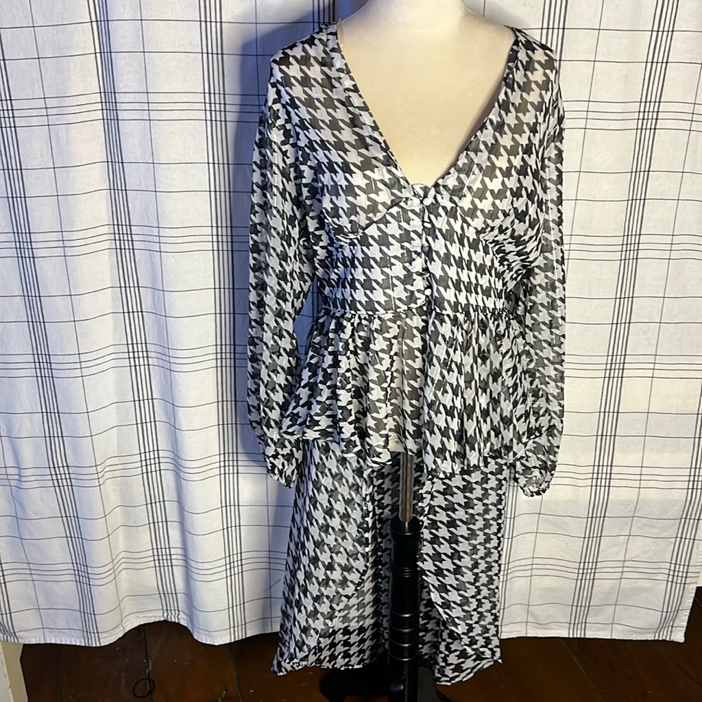 Nwt Peplum Hi-Lo Top